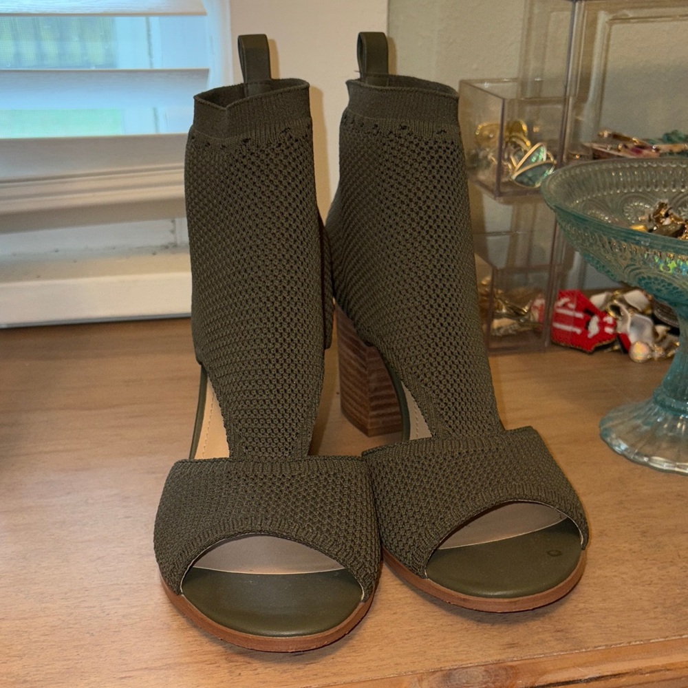 Stylish Olive Knit Peep-Toe Ankle Boots